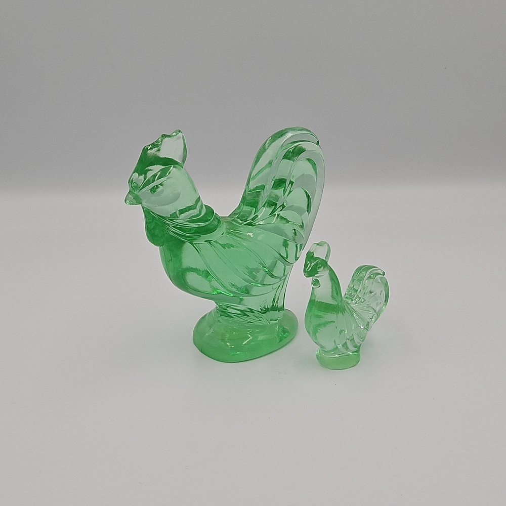 Vintage Fenton Glass - 2 piece chicken - green